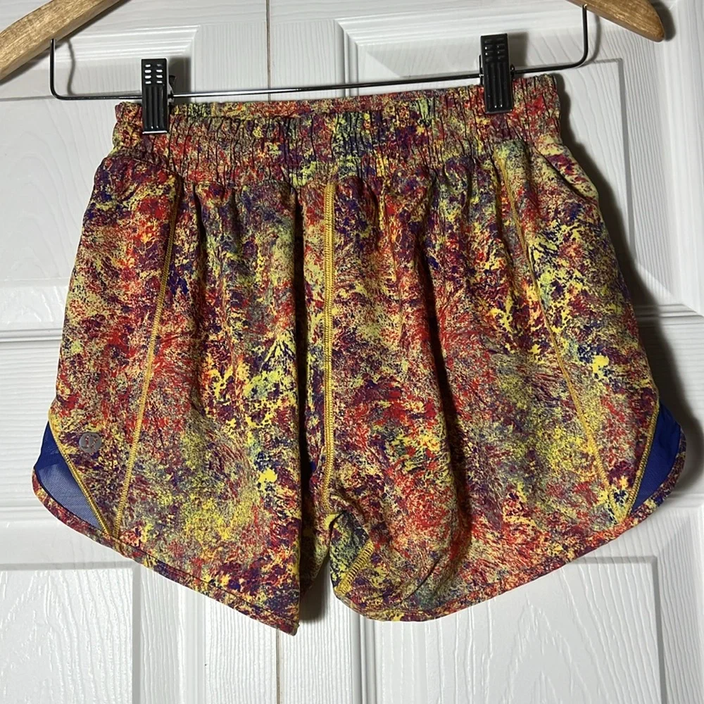Lululemon Athletica Hotty Hot Short 4 - Picture 4 of 12